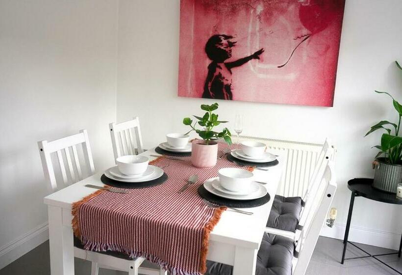 پانسیون 3 Bed New Build Home With Free Parking Bhx Nec Hs2 Contractors Families