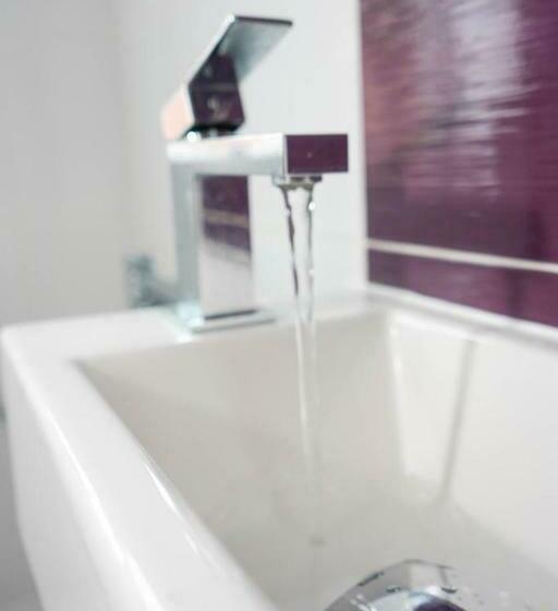 Pensione 3 Bed New Build Home With Free Parking Bhx Nec Hs2 Contractors Families