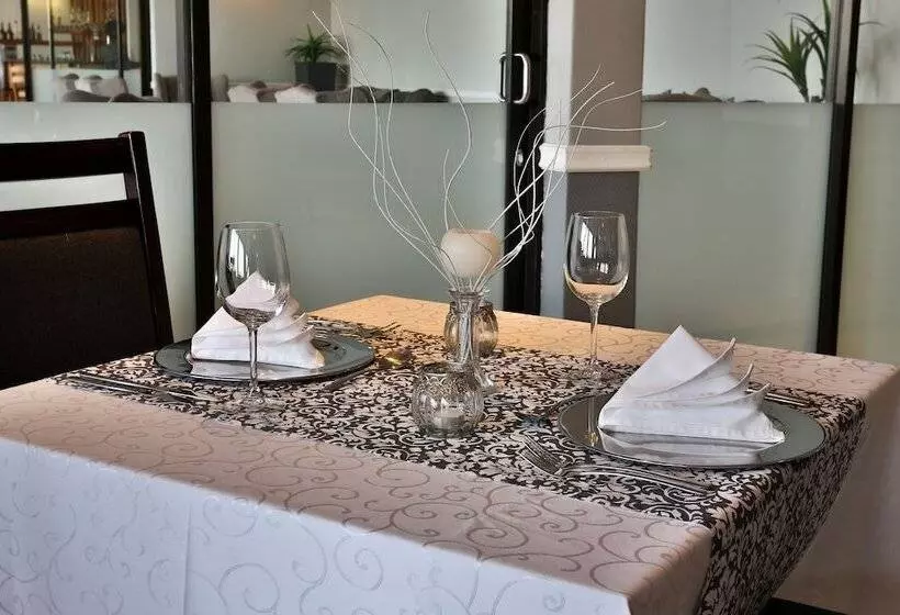 Отель Euphoria Golf And Lifestyle Estate