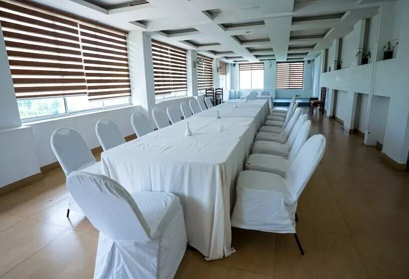 Hotel Hillview Munnar