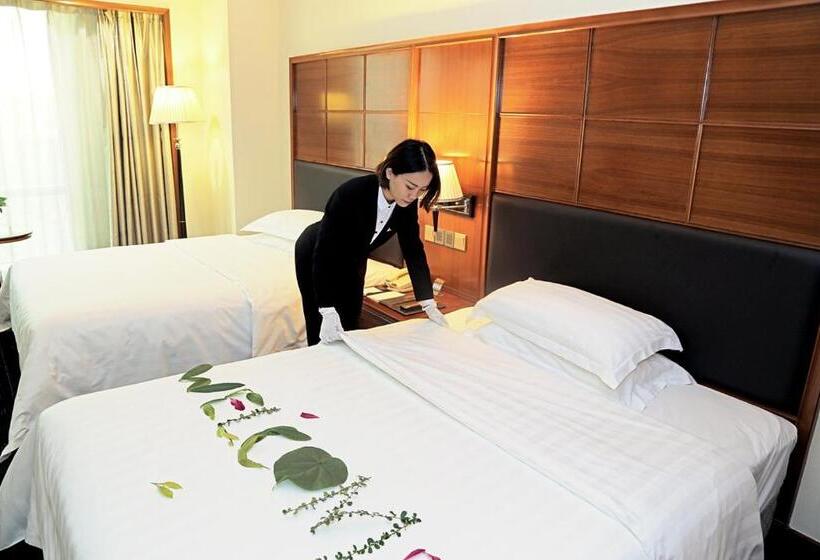 Отель Jiangmen Gladden