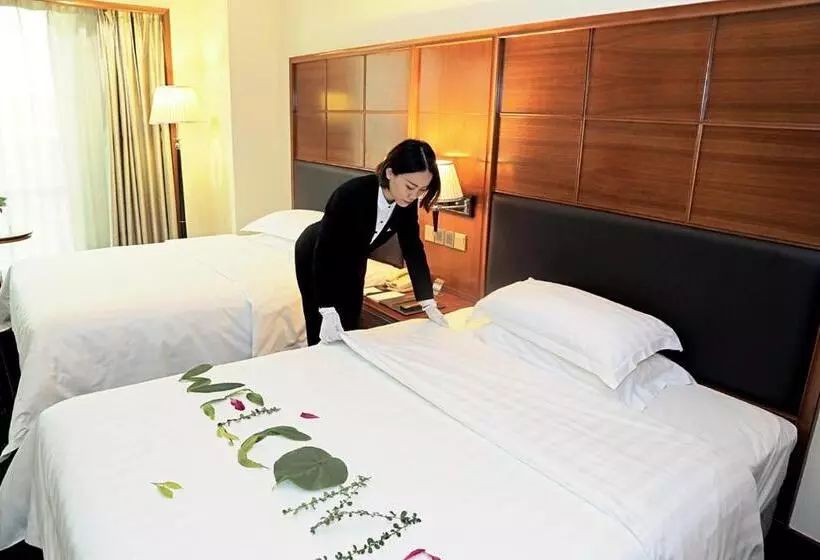 Отель Jiangmen Gladden