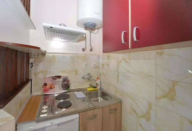 هتل Pana Eustahije 253