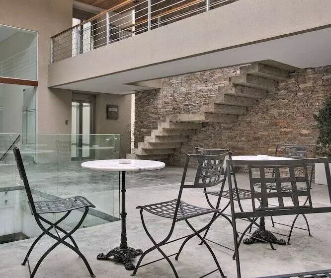 Отель San Isidro Plaza