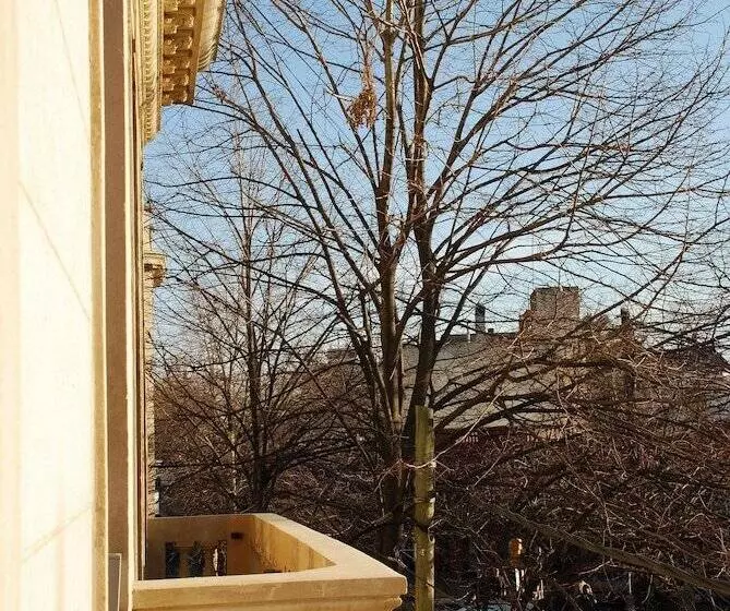 Отель San Isidro Plaza