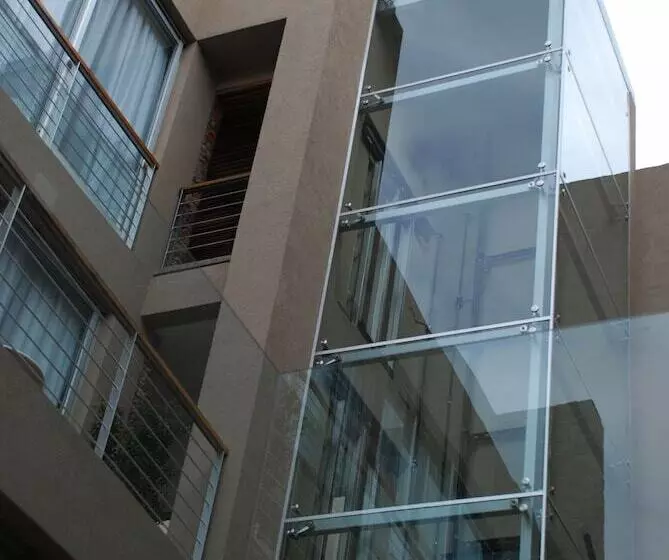 Отель San Isidro Plaza