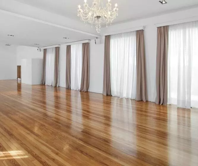 Отель San Isidro Plaza