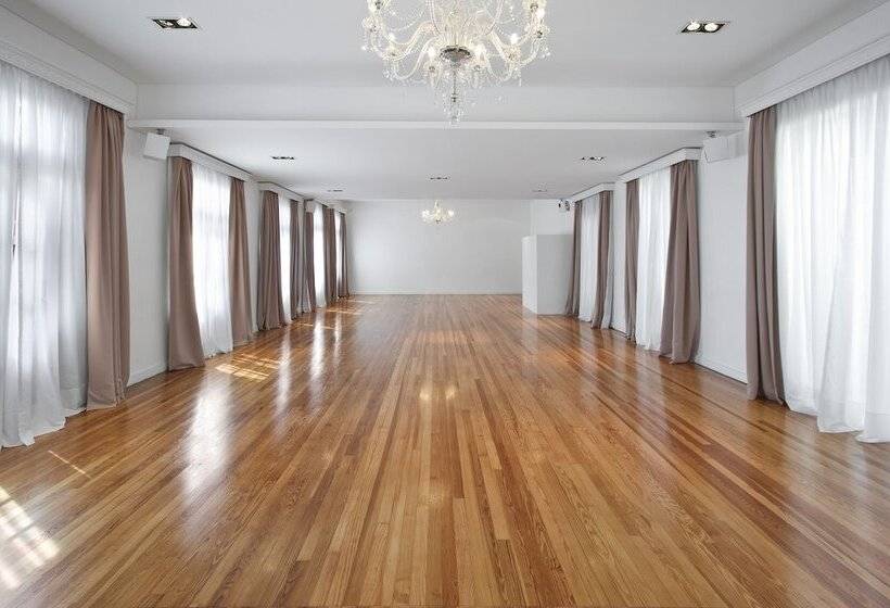 Отель San Isidro Plaza