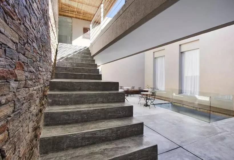 Отель San Isidro Plaza