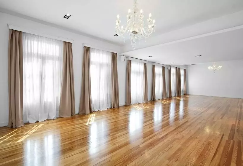 Отель San Isidro Plaza