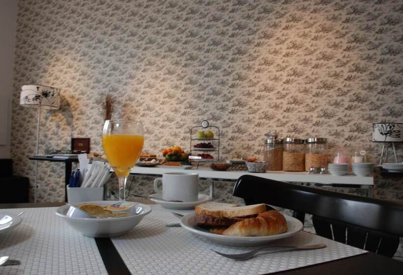 Отель San Isidro Plaza