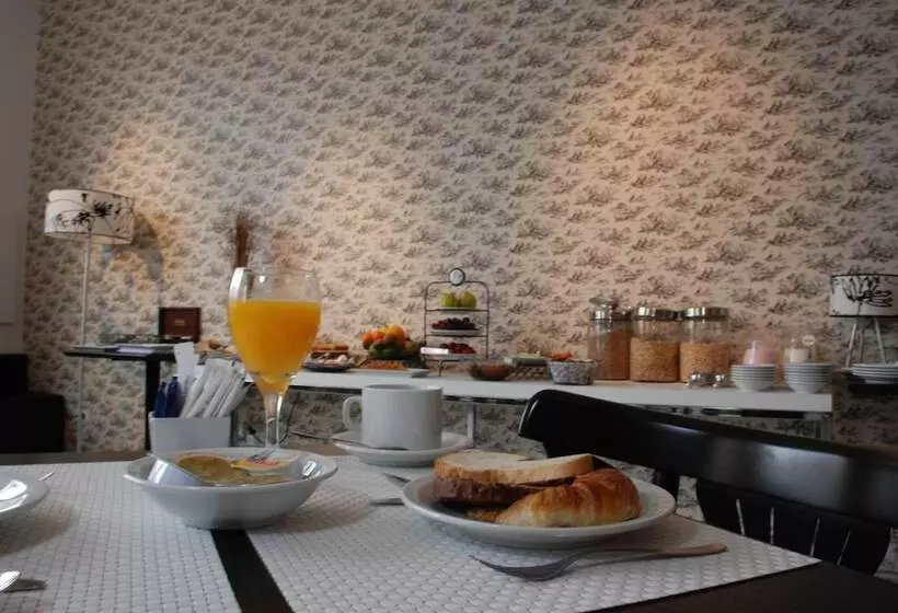 Отель San Isidro Plaza