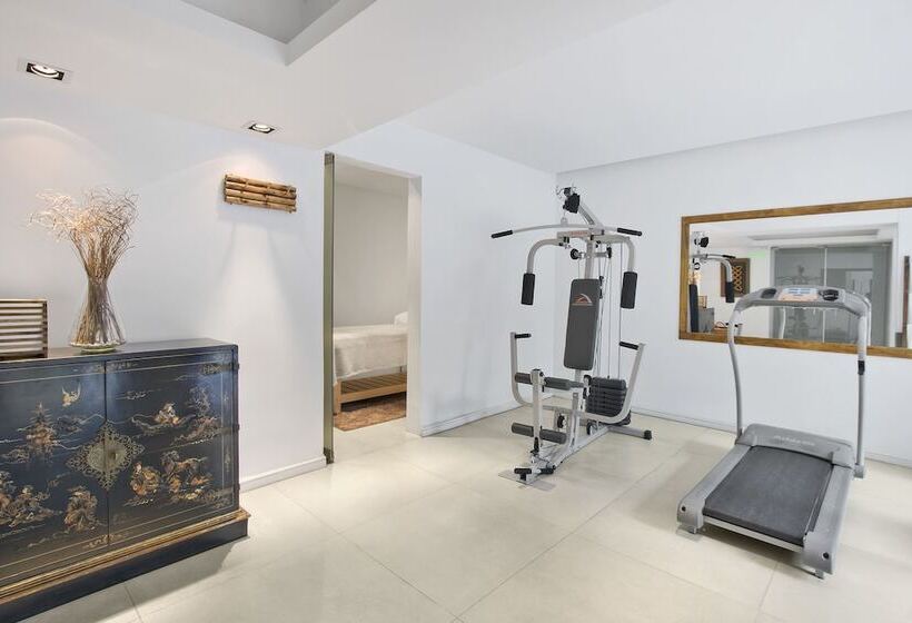 Отель San Isidro Plaza