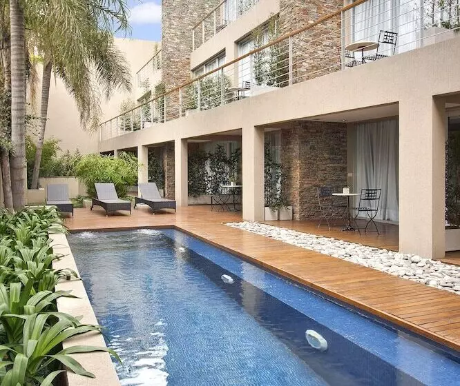 Отель San Isidro Plaza