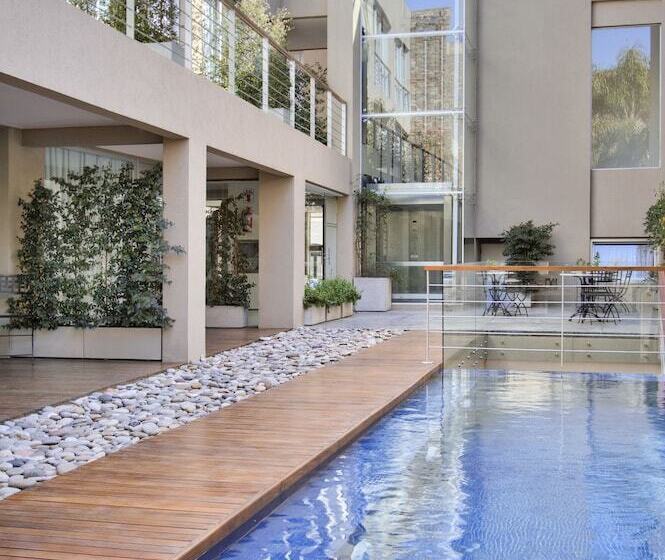 Отель San Isidro Plaza