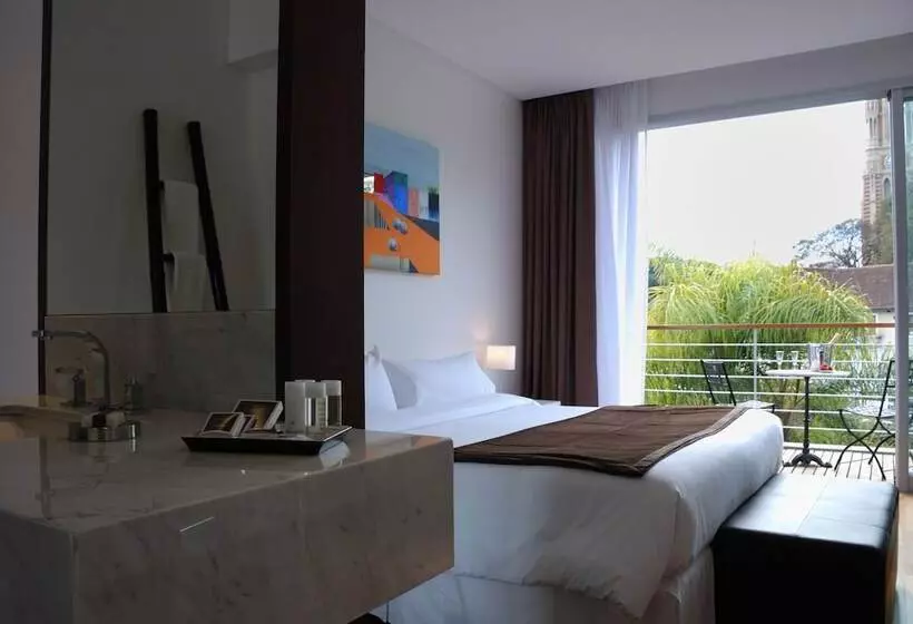 Отель San Isidro Plaza