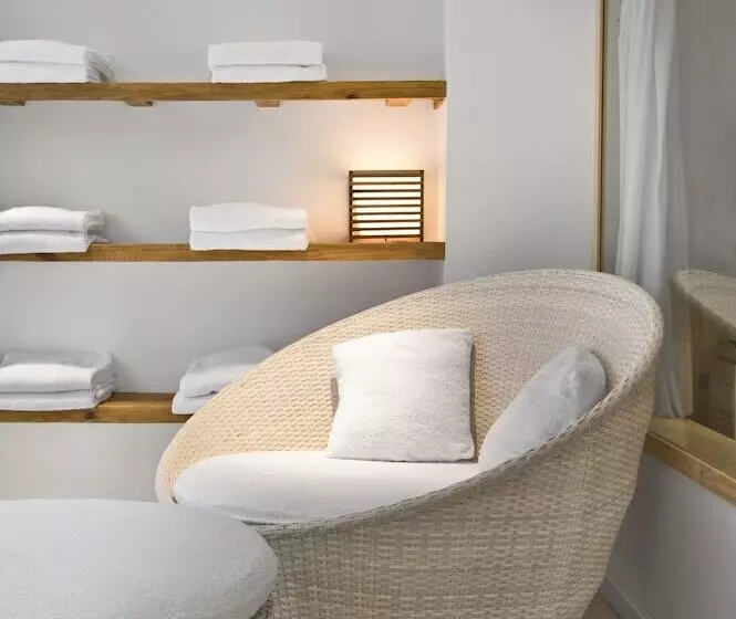 Отель San Isidro Plaza