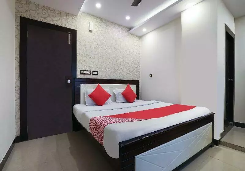 בית מלון כפרי Sandarshini Inn