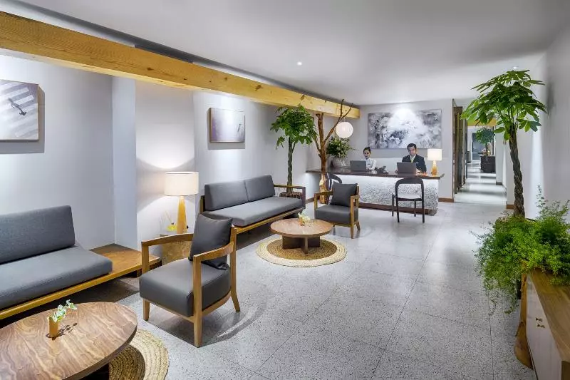 酒店 Silverland Min