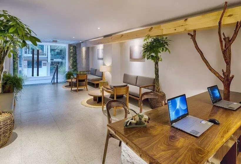 酒店 Silverland Min