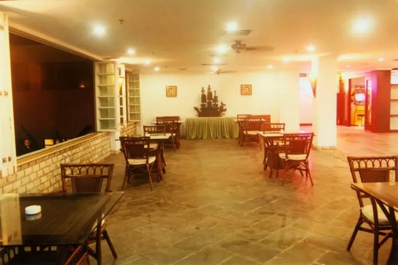 Hotelli Sunny Holiday