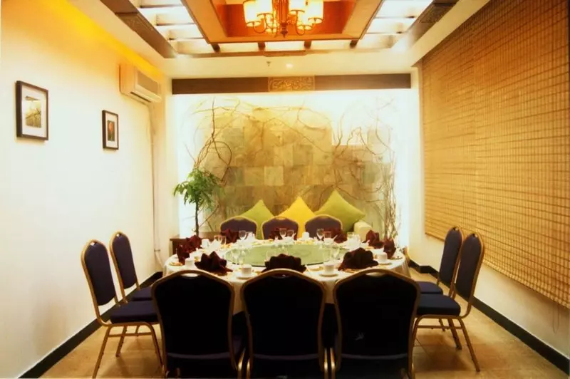 Hotelli Sunny Holiday