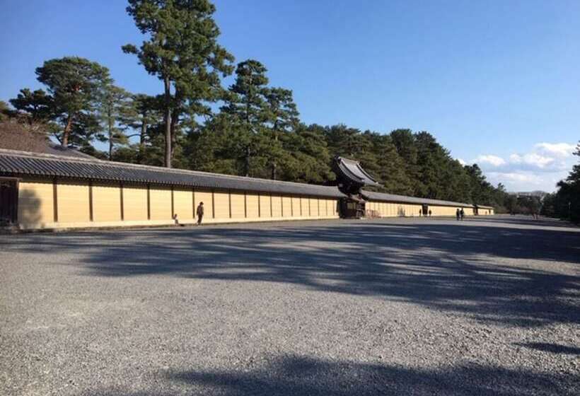 בית מלון כפרי The Screen