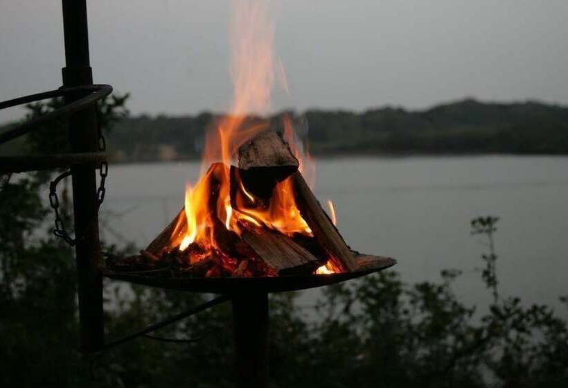 酒店 Tradewinds Country Inn