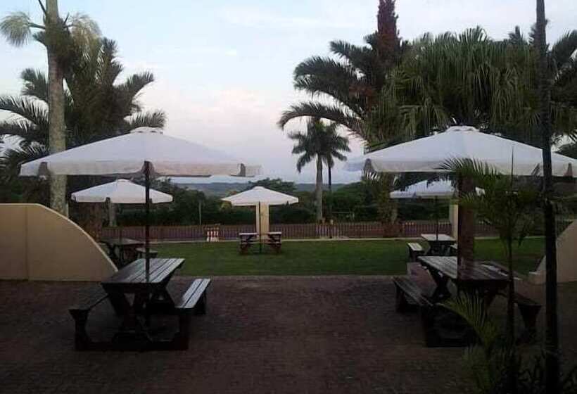 酒店 Tradewinds Country Inn