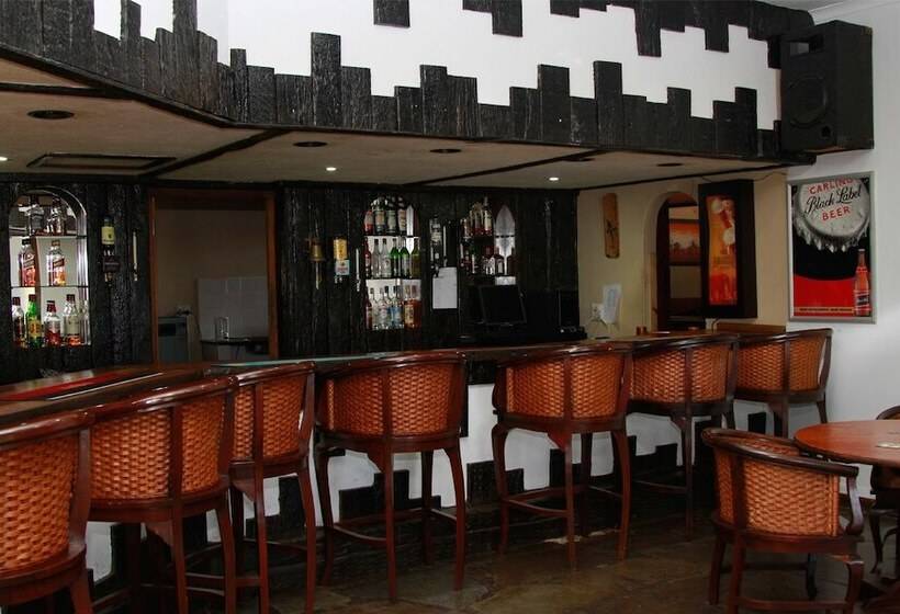 酒店 Tradewinds Country Inn