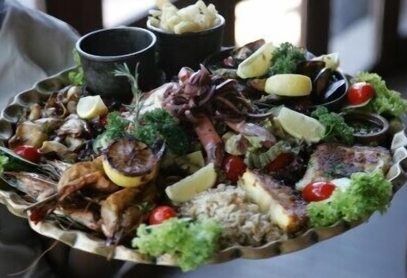 酒店 Tradewinds Country Inn