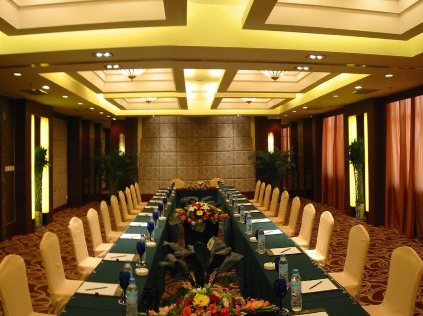 فندق Zhungaer International