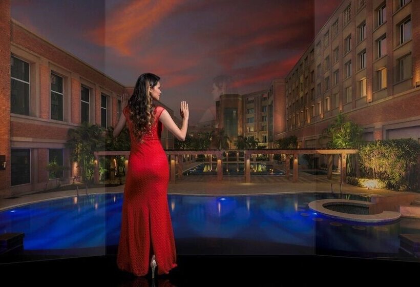 استراحتگاه Nirvana Hotel Banquet Club