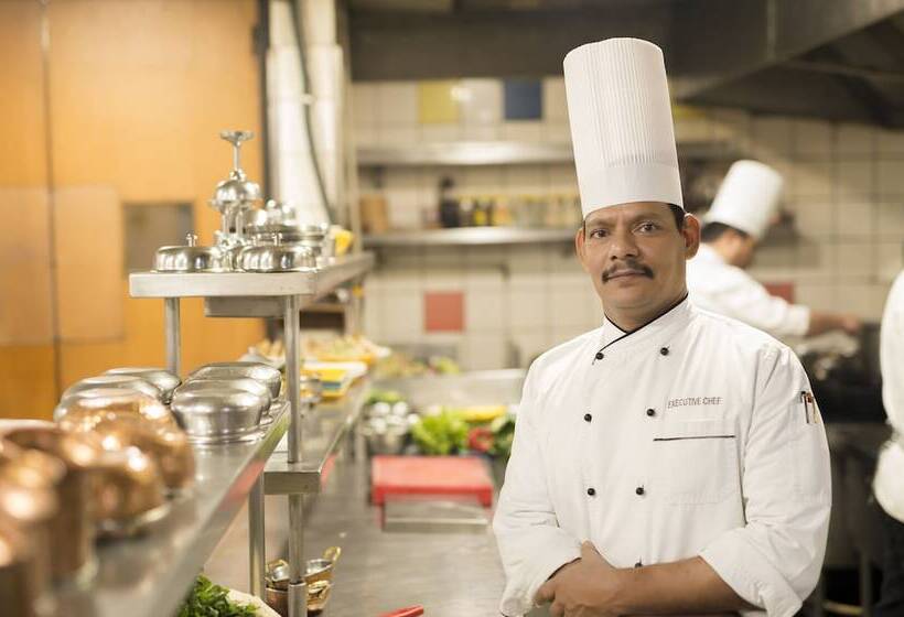 استراحتگاه Nirvana Hotel Banquet Club