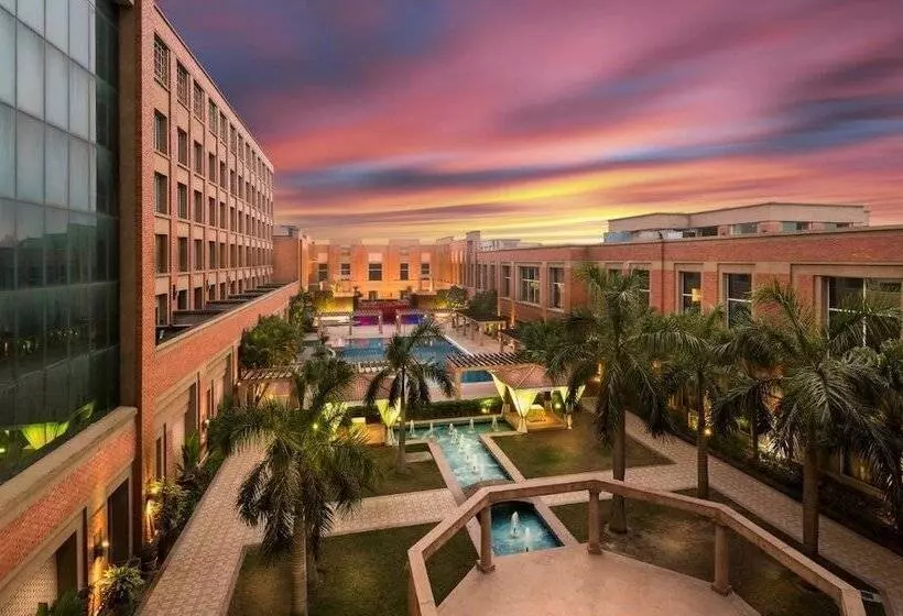 استراحتگاه Nirvana Hotel Banquet Club