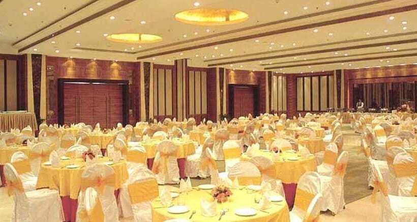 استراحتگاه Nirvana Hotel Banquet Club