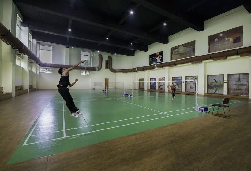 استراحتگاه Nirvana Hotel Banquet Club