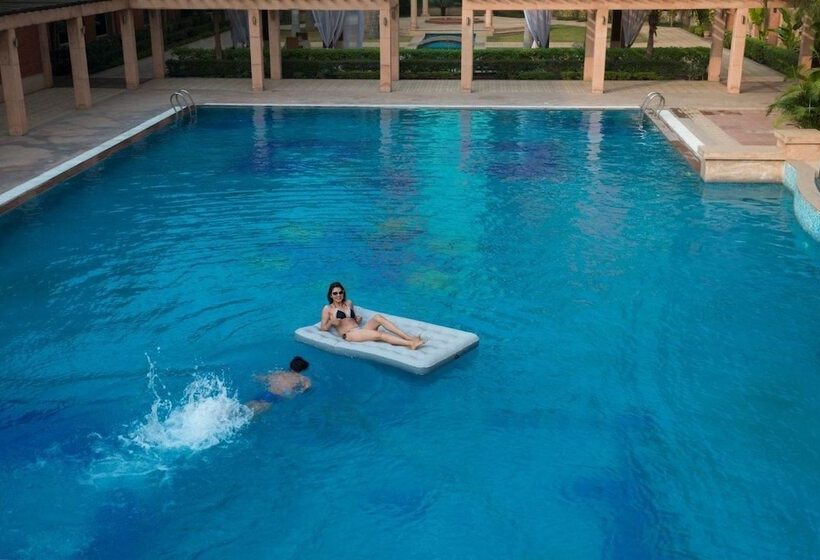 استراحتگاه Nirvana Hotel Banquet Club