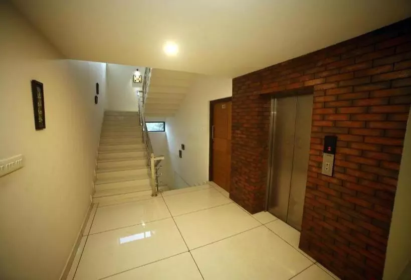 Hotelli Aura Residency