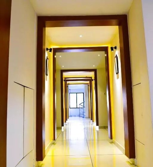 Hotelli Aura Residency