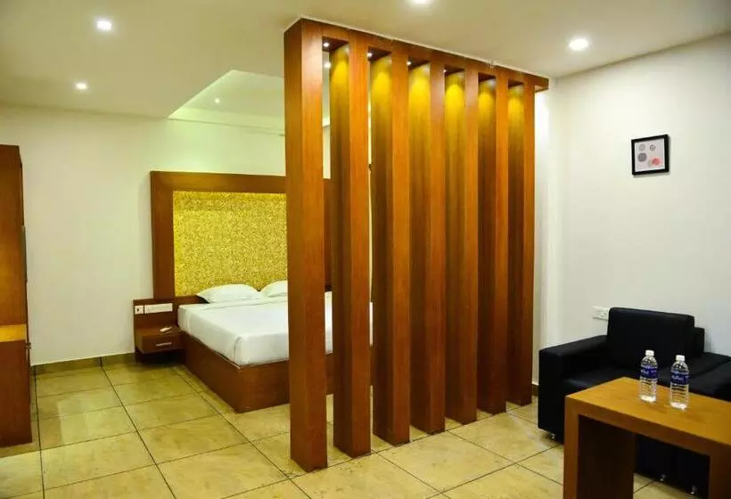 Hotelli Aura Residency