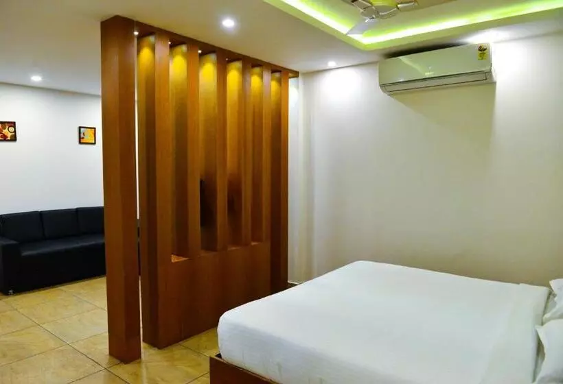 Hotelli Aura Residency