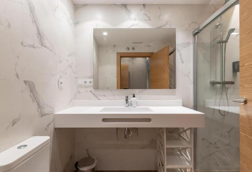 Eightrooms La Rioja Pension