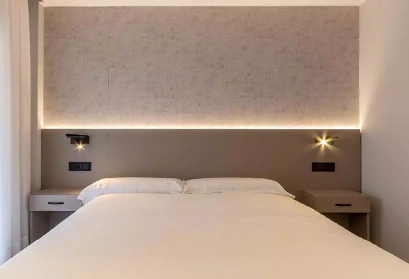 Eightrooms La Rioja Pension