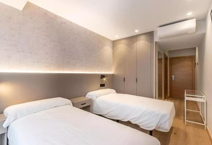 Eightrooms La Rioja Pension