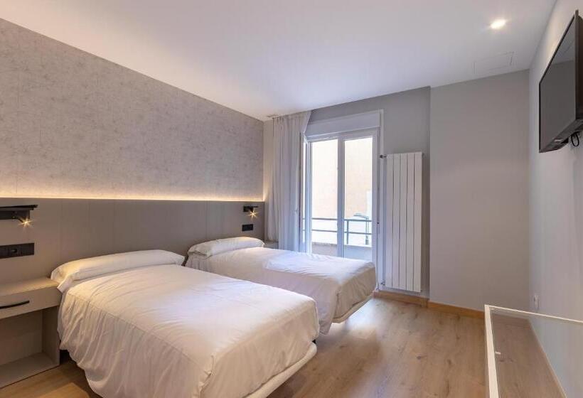 Eightrooms La Rioja Pension