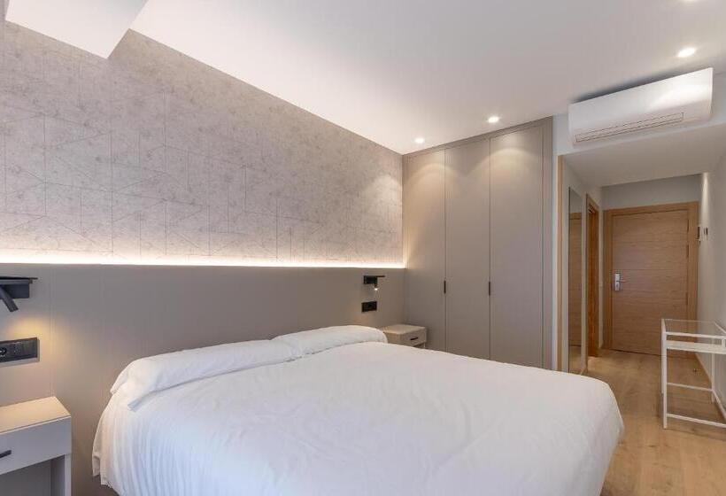 Eightrooms La Rioja Pension