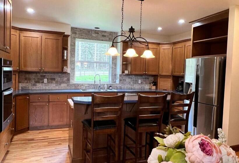 Отель Nisqually Highland Ranch! 35 Mi To Mt Rainier