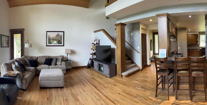 Отель Nisqually Highland Ranch! 35 Mi To Mt Rainier