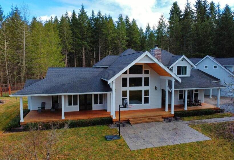 Отель Nisqually Highland Ranch! 35 Mi To Mt Rainier